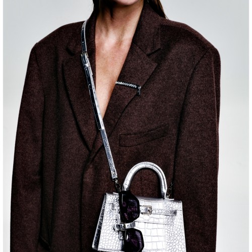 Small and niche women's handbag